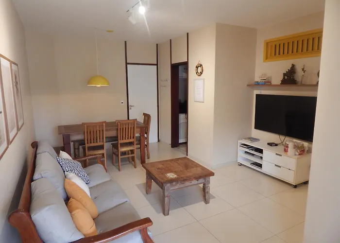 Aconchegante de 3 Quartos com Varanda, Ar e cozinha completa -